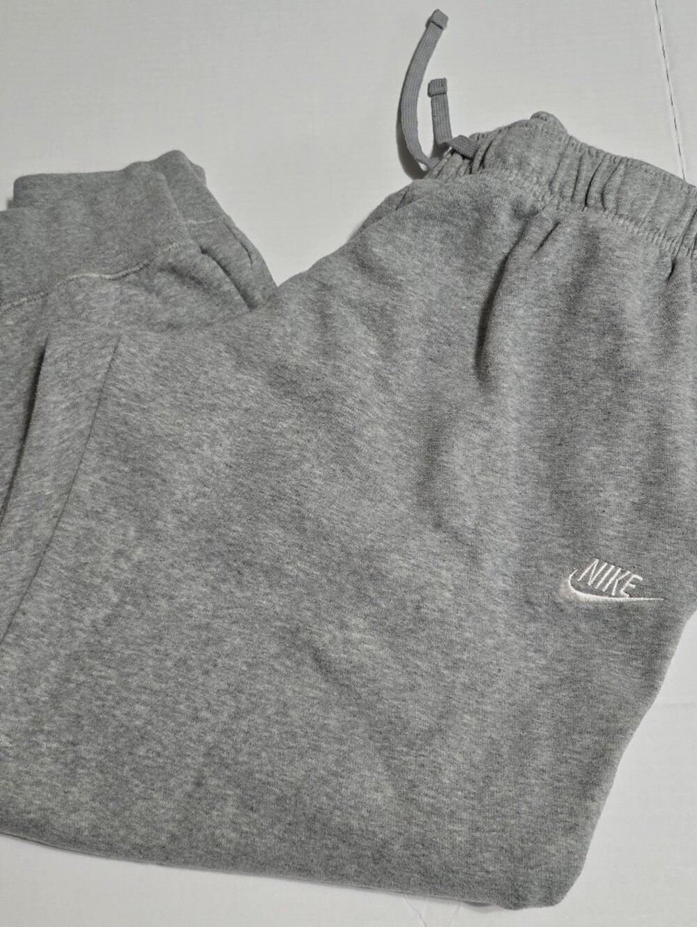 Nike Mens Xl Cropped Gray Fleece Joggers with White Logo